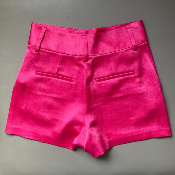 Alice + Olivia Silky Bergen Loose Blazer and Cady Shorts Set - Picture 9 of 10